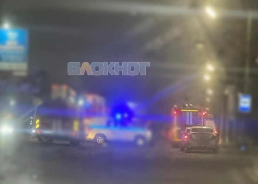 Украинцы атаковали судно в порту Ростова, погибли матросы, в Батайске горят дома, есть раненые и погибший: итоги налета БПЛА на Дон