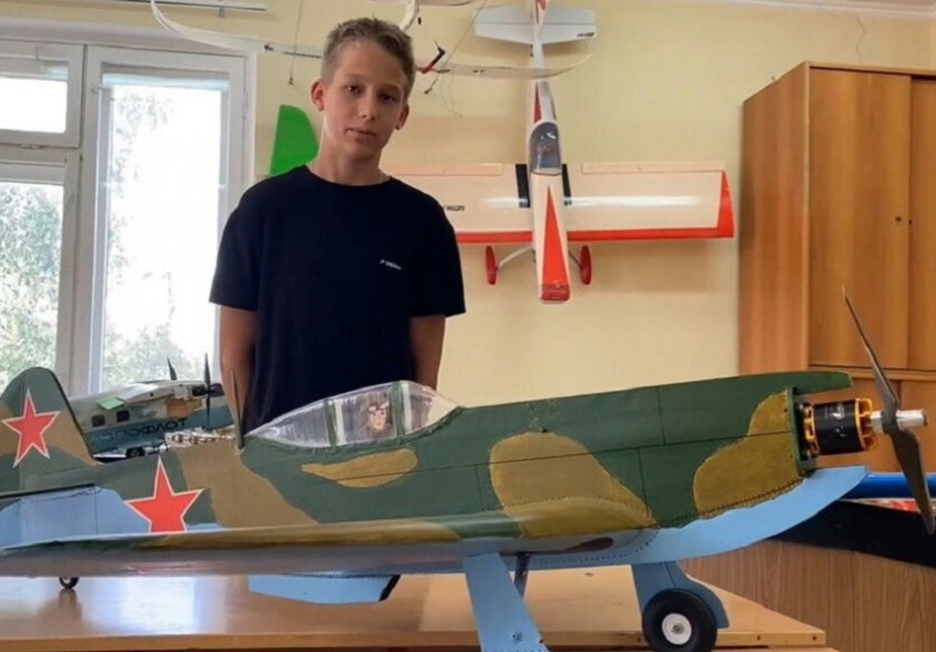  Грозная модель Як-3, робот-манипулятор и «летающее крыло»: разработки юных инженеров из Волгодонска вызвали фурор в Ростове