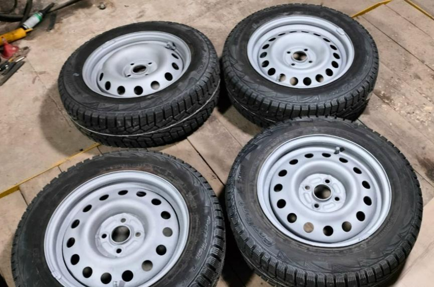 Автомобилистам Волгодонска рекомендуют задуматься о замене летних шин на зимние