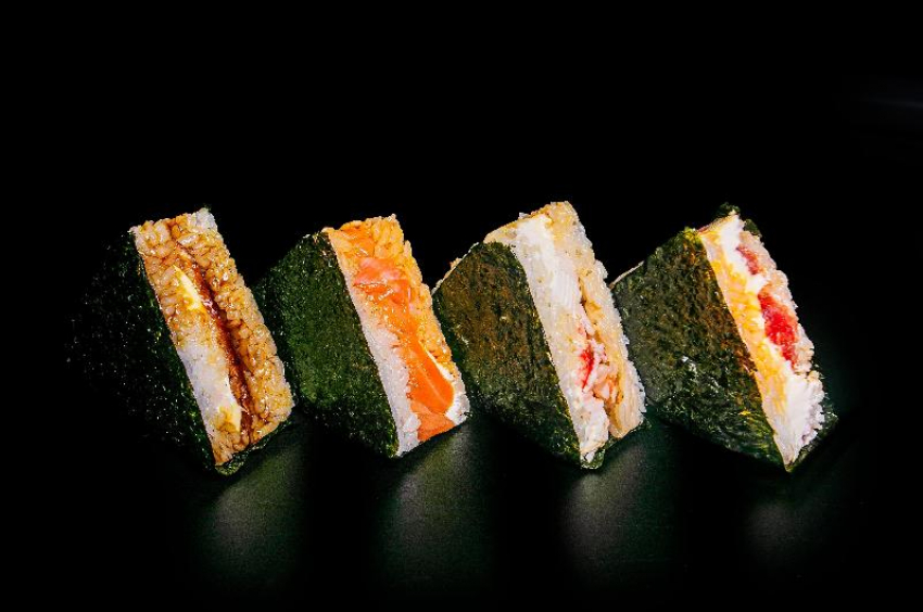  Японский перекус, который покорит ваше сердце: онигири теперь в SMIRNOFF FOOD