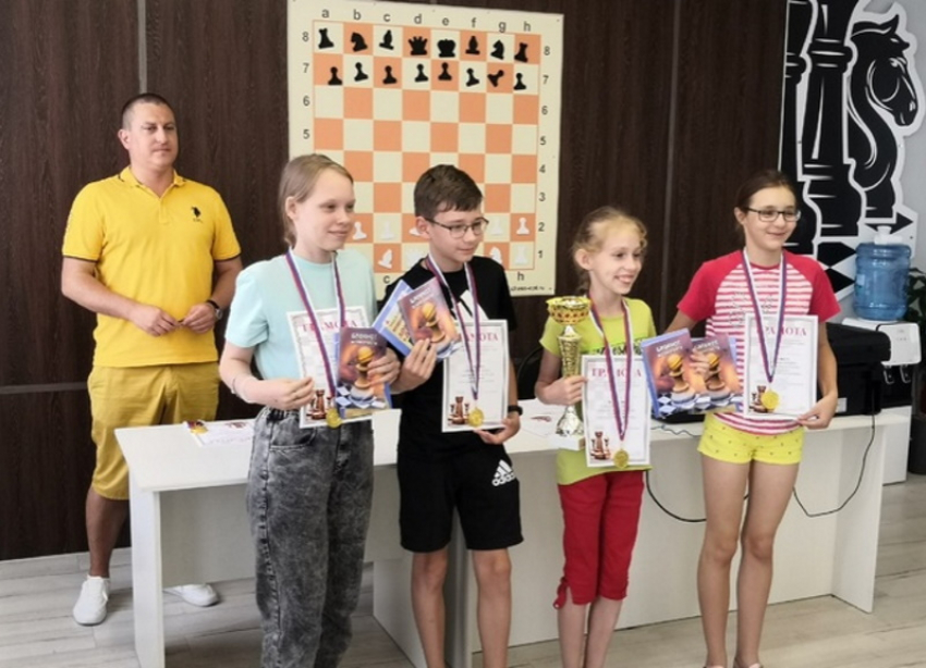 Золотые медали завоевали юные волгодонские шахматисты в Краснодарском крае