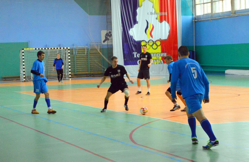 «Алмаз» продолжает «громить» соперников на турнире по мини-футболу в Волгодонске 