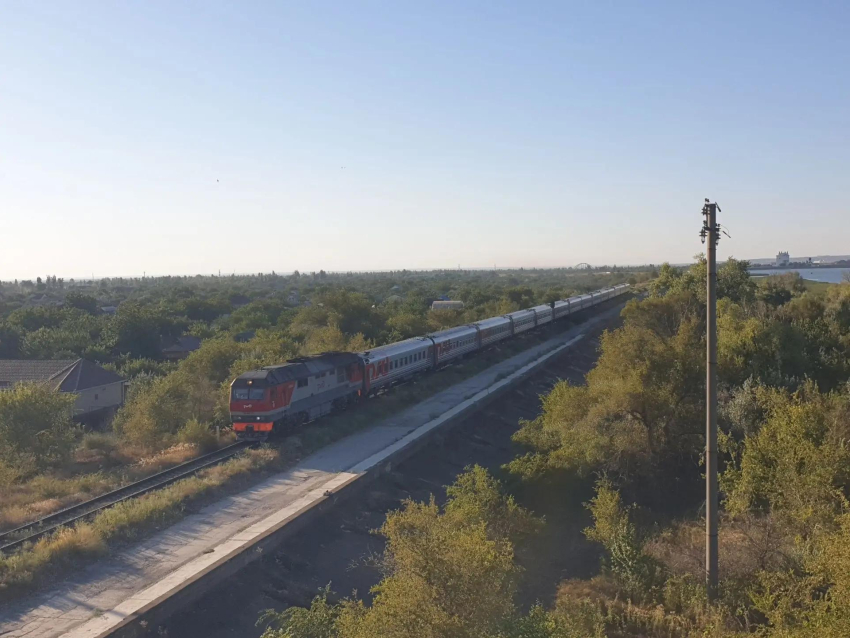 ФПК остановила движение поездов через Волгодонск из-за крушения товарного состава в Орловском районе, составы пустили в обход через Ростов