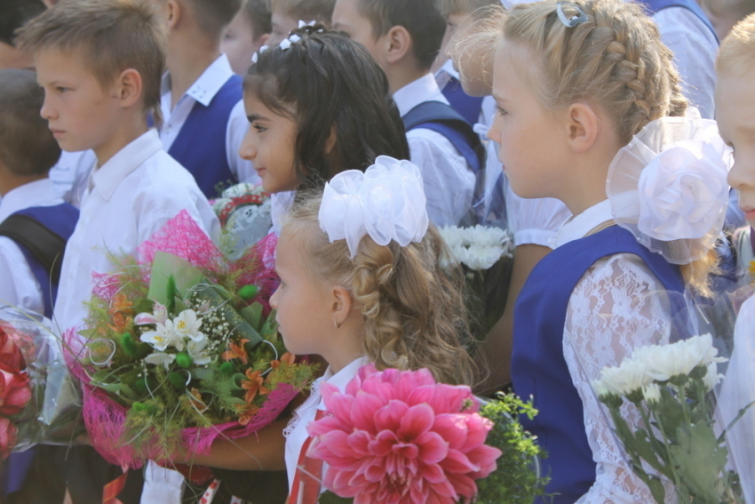 Сколько стоит собрать ребенка в школу в Волгодонске. ОПРОС