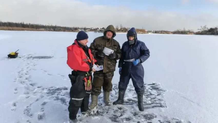Спасатели предупредили об опасности подледной рыбалки в Волгодонске