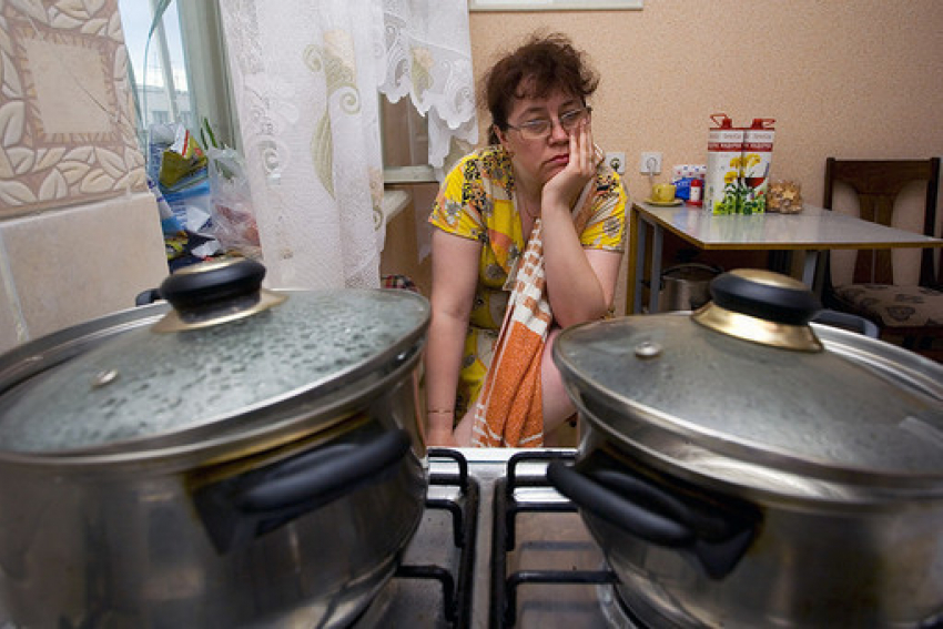 В Волгодонске после гидравлических испытаний жители 24 домов остались без горячей воды