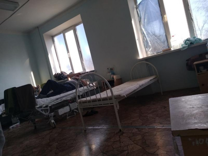 25 пациентов борются за жизнь в реанимации ковидного госпиталя Волгодонска