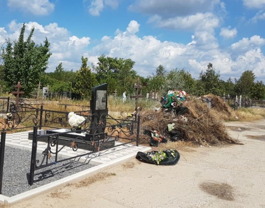 В Волгодонске сняли ограничения на посещения кладбищ