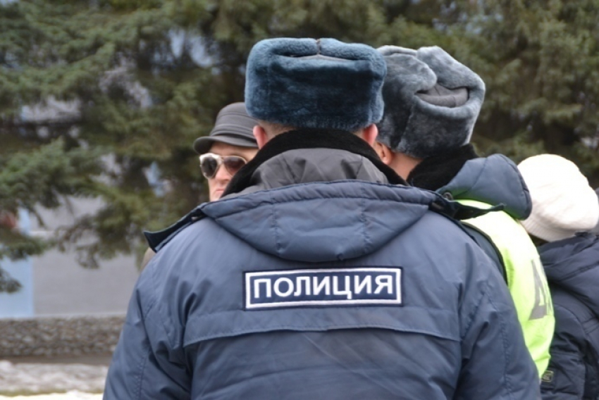 В Романовской пьяный дебошир обматерил полицейских, а на утро раскаялся