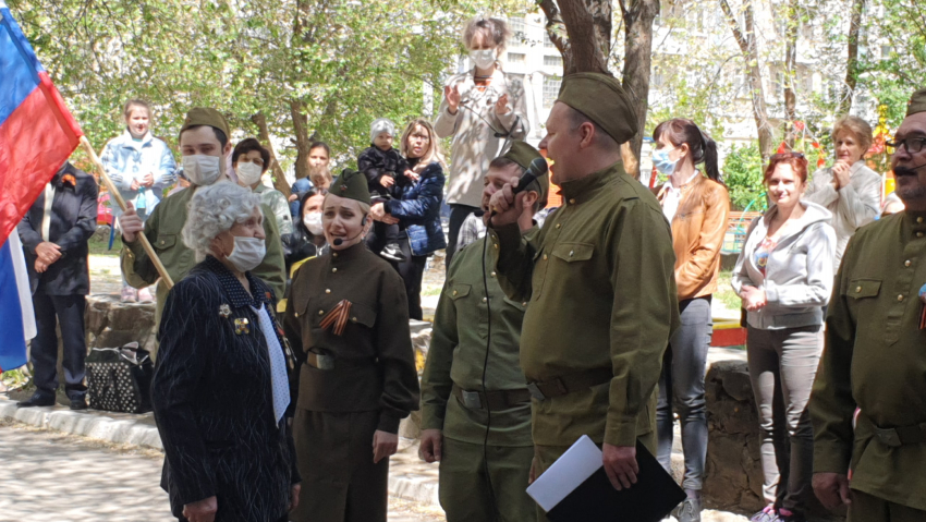 «До слез»: концерты для ветеранов проходят во дворах Волгодонска  