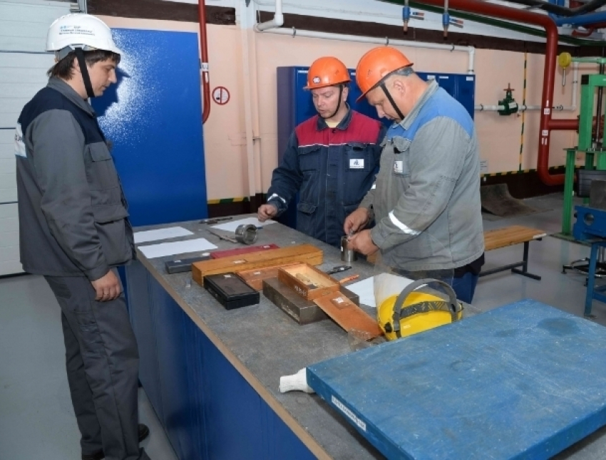 В Волгодонске определили лучших слесарей по ремонту реакторно-турбинного оборудования
