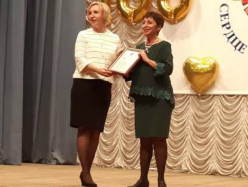 В Ростове наградили волгодонского педагога дополнительного образования 