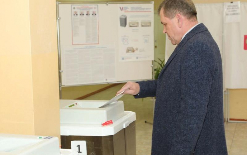Вадим Кулеша проголосовал на выборах президента России одним из первых