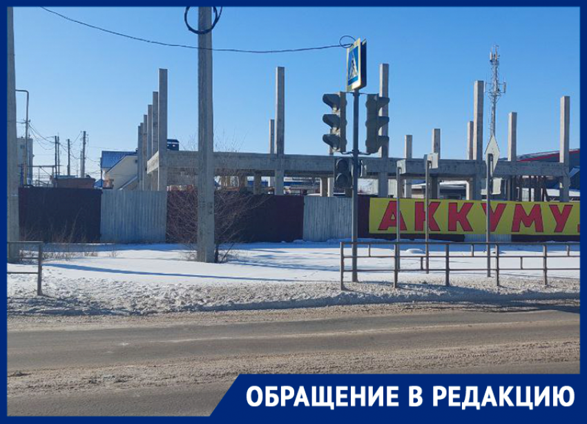 Спустя несколько дней после починки, светофор на улице Степной вновь перестал работать 