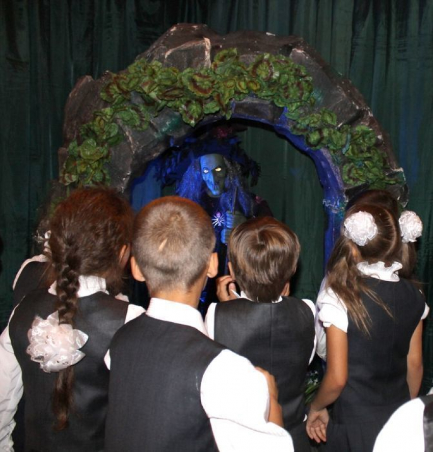 В Волгодонск приехала выставка сказочных восковых фигур