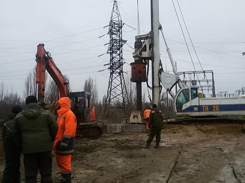 Стало известно число строителей на стройплощадке третьего моста в Волгодонске