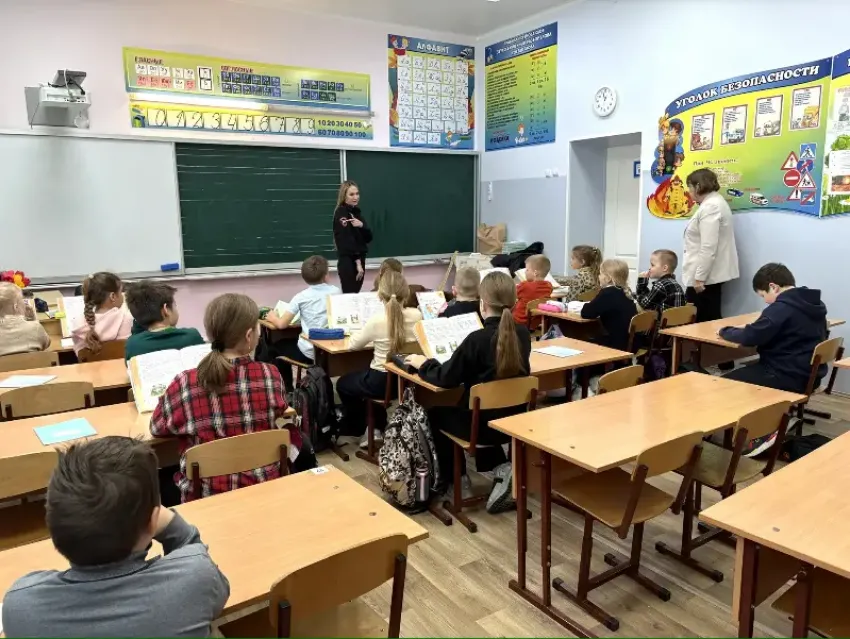 Безопасное лето начинается со школы: инспекторы Волгодонского МУ МВД встретились со школьниками