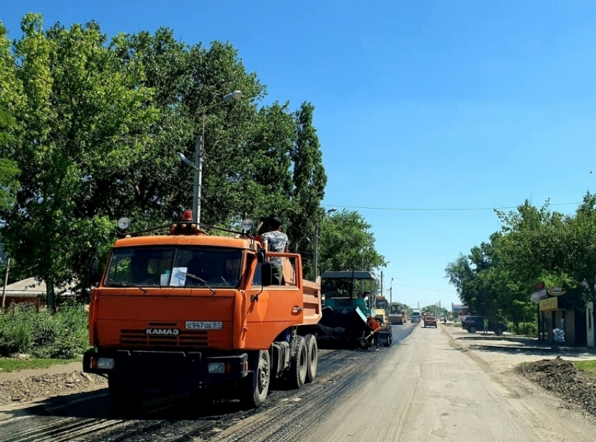 На улице Степной в Волгодонске активно ведется ремонт дороги