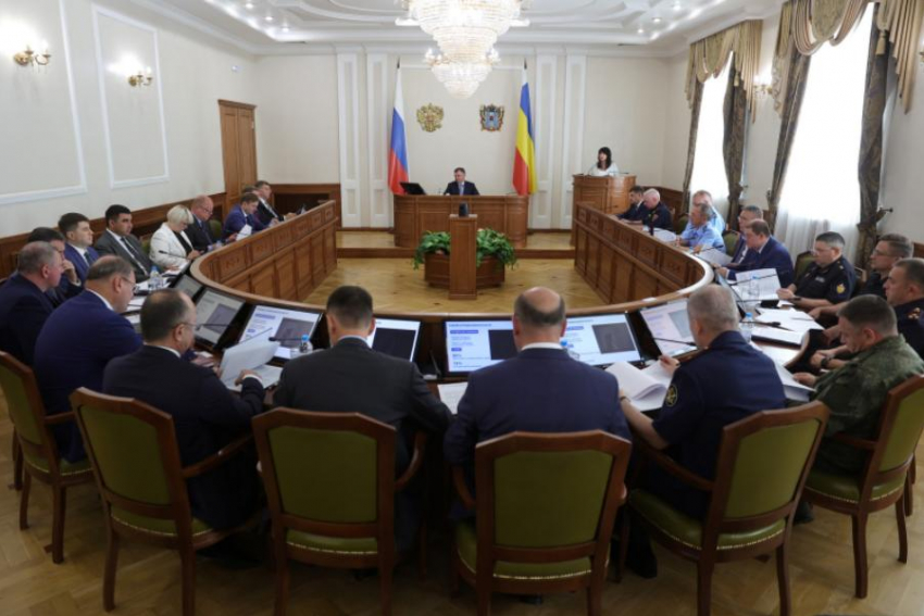 Запрет на съемку атак беспилотников и военных объектов ввели в Ростовской области