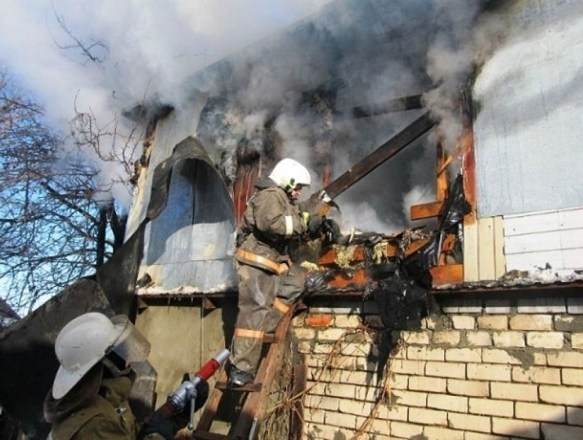 В частом доме на улице Морской заживо сгорел житель Цимлянского района