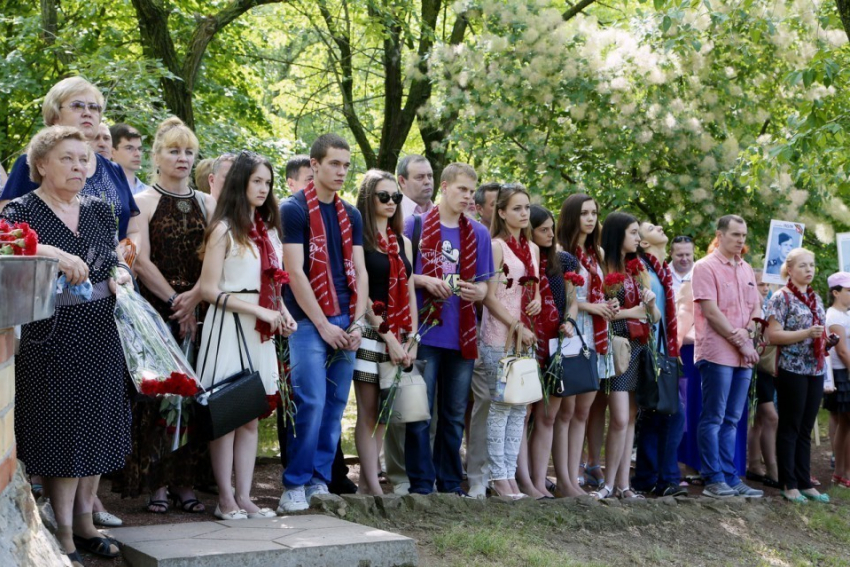 В День памяти и скорби в Волгодонске возложили цветы к памятникам Великой Отечественной войны