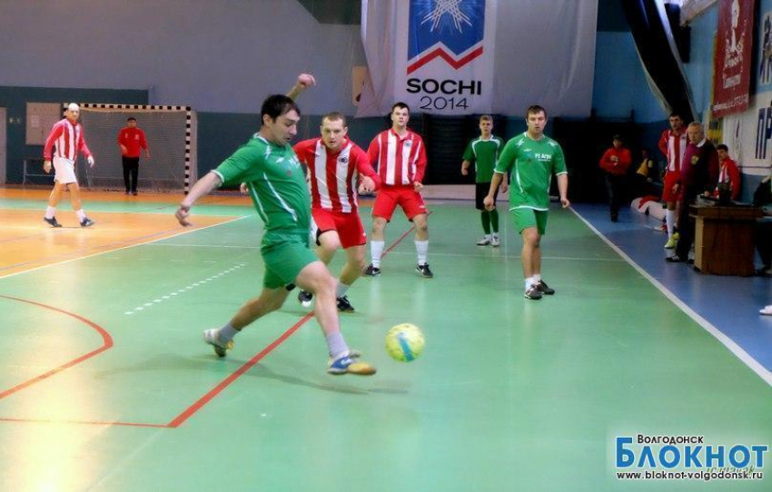 В чемпионате Волгодонска по футболу завершились игры предварительного этапа