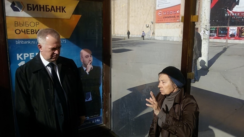 Сергей Поляков проехал на троллейбусе, пересел на автобус и осмотрел заброшенный фонтан