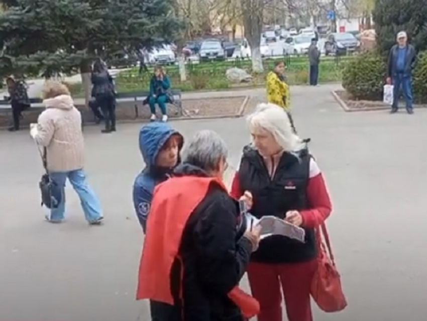 В Волгодонске волонтеры собирают подписи против повышения стоимости капремонта