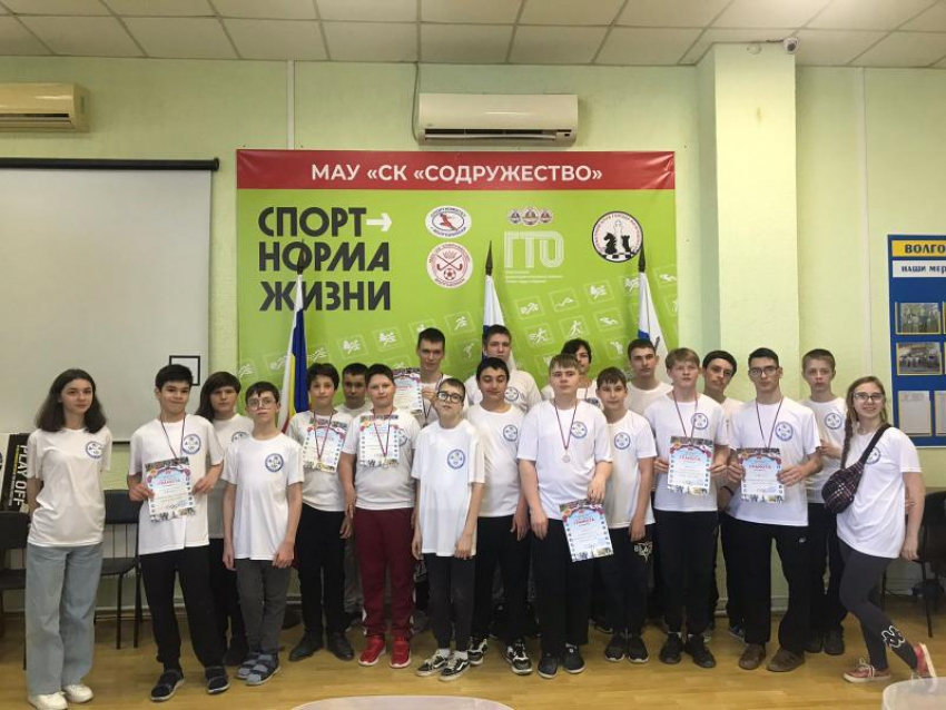 Настольный хоккей, шашки и дартс: соревнования среди детей с ограниченными возможностями здоровья прошли в Волгодонске 
