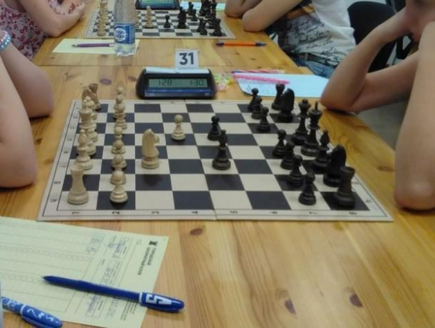 14 юных волгодонцев прошли в финал областного гран-при по быстрым шахматам