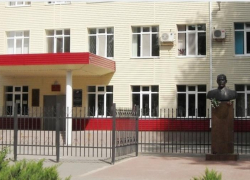 Роспотребнадзор начал проверку поставщика обедов в школу №7, где массово отравились дети в Волгодонске