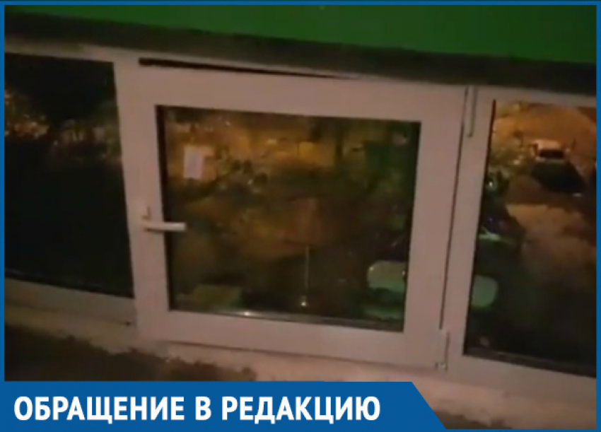 Опасные для детей окна сняли на видео жители дома на Горького