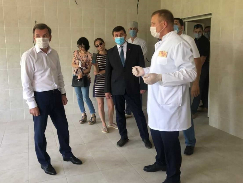 Капремонт хирургического и реанимационного отделений ЦРБ Зимовниковского района будет завершен до конца года