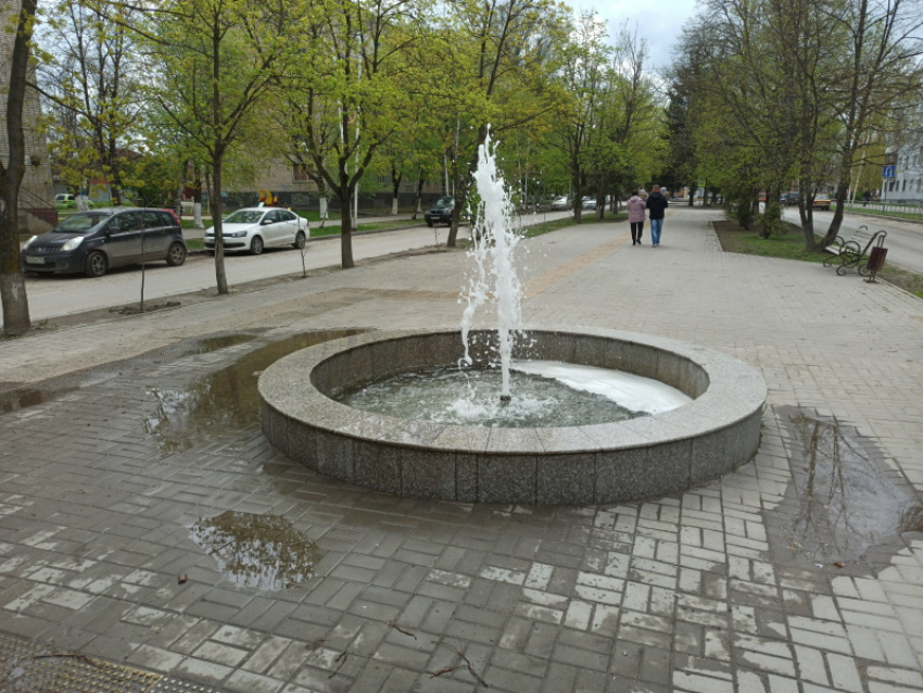 В Волгодонске заработали первые в этом году фонтаны