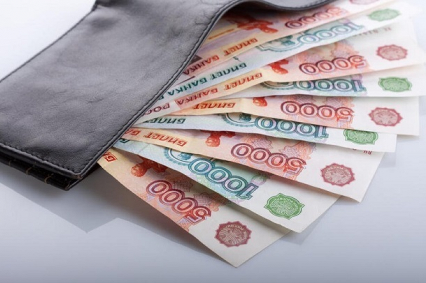  В Волгодонске оштрафовали бизнесменов за невыплату продавцам зарплаты «в конвертах»