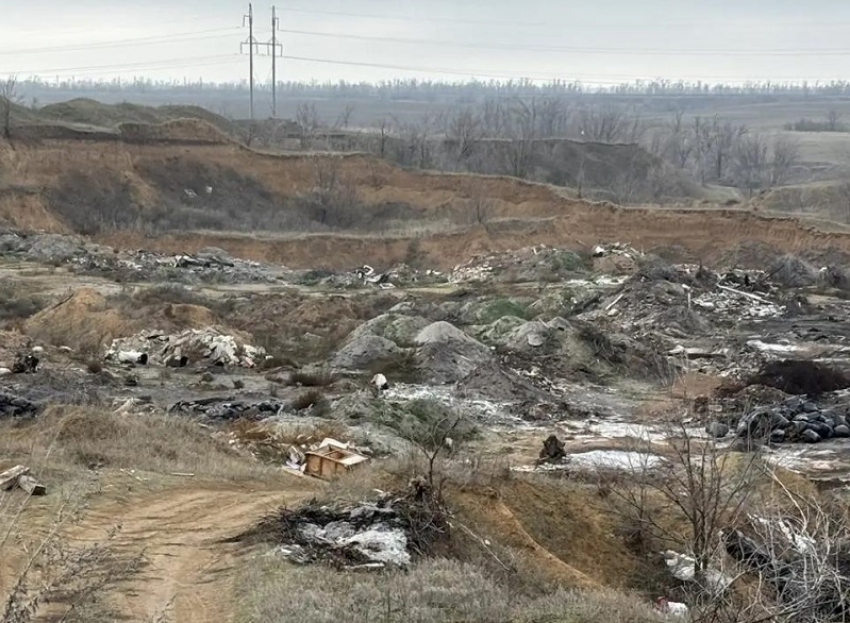 Ядовитые отходы могут сжигать там: гигантские нелегальные свалки обнаружили в Волгодонске и его окрестностях