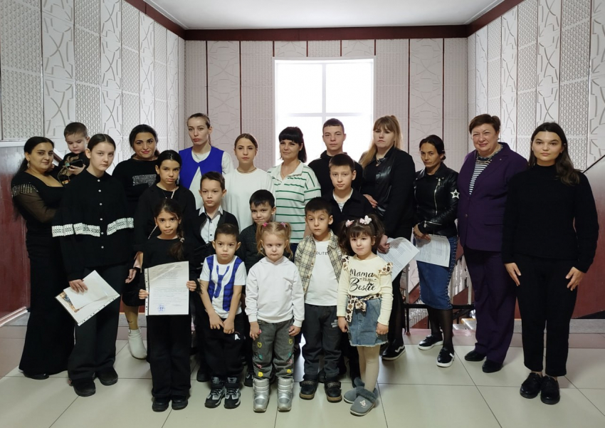 Семь многодетных семей Цимлянского района получили сертификаты на улучшение жилищных условий