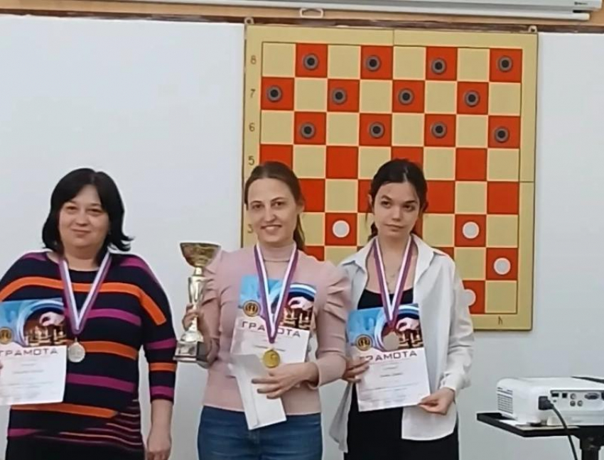Чемпионкой ЮФО по классическим шахматам среди женщин стала волгодончанка Евгения Сухарева
