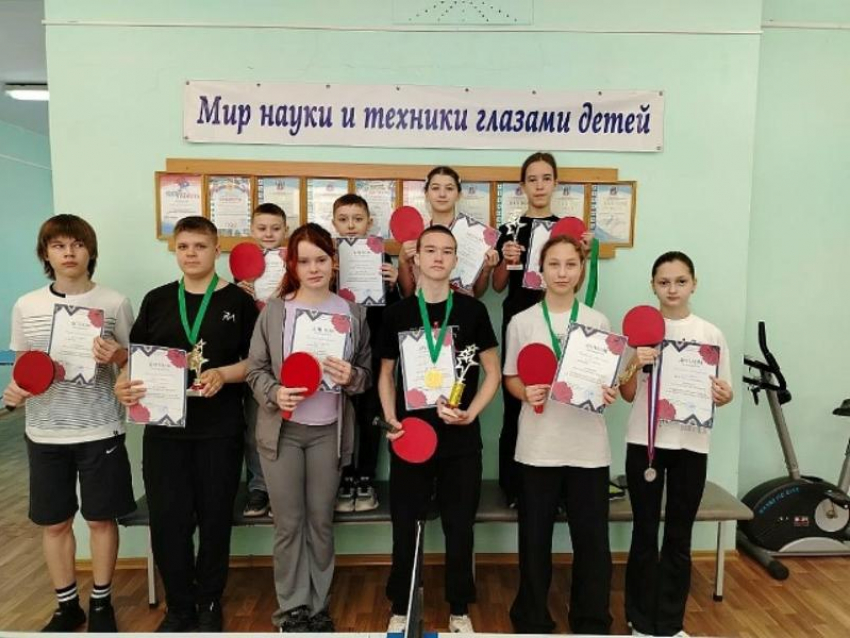 Победный звон ракеток: в СЮТ прошел турнир по настольному теннису