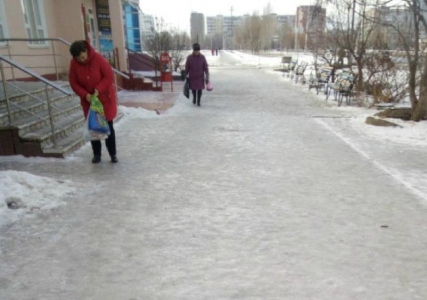 В ГОЧС Волгодонска рассказали, как избежать серьезных травм в гололед