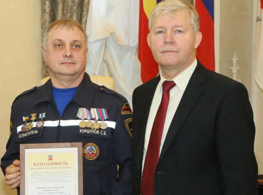 «Спасибо за профессионализм и самоотдачу»: Сергей Макаров поздравил спасателей с профессиональным праздником