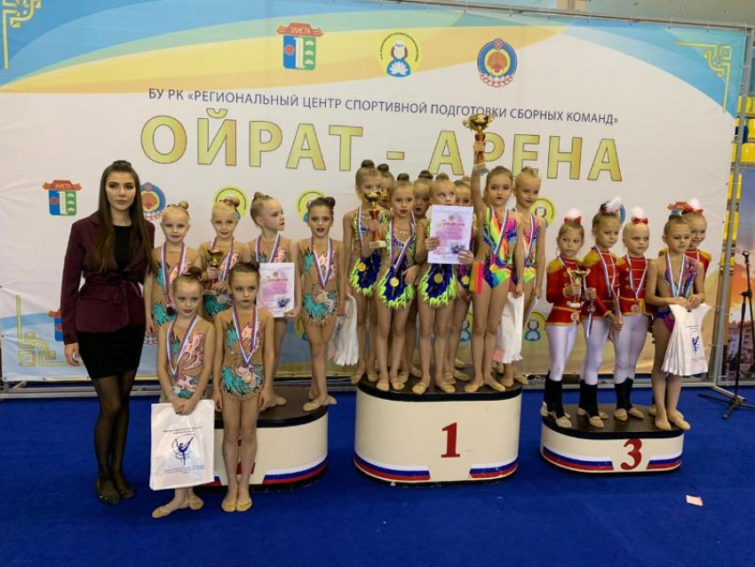 Юные гимнастки из Волгодонска триумфально выступили на соревнованиях в Элисте 