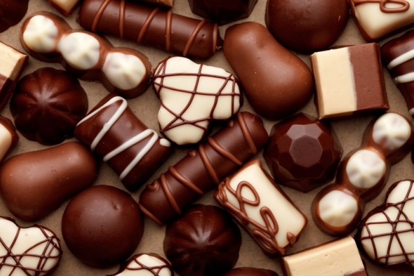 «Для вас, сластены»: любители лакомств отмечают международный день конфет