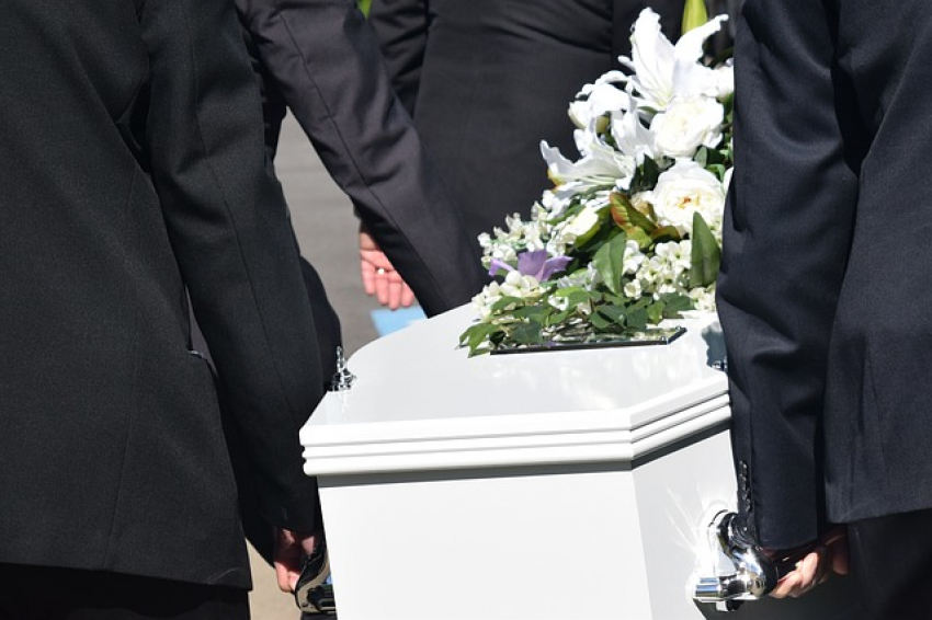 Организация похорон: первые действия при смерти за границей