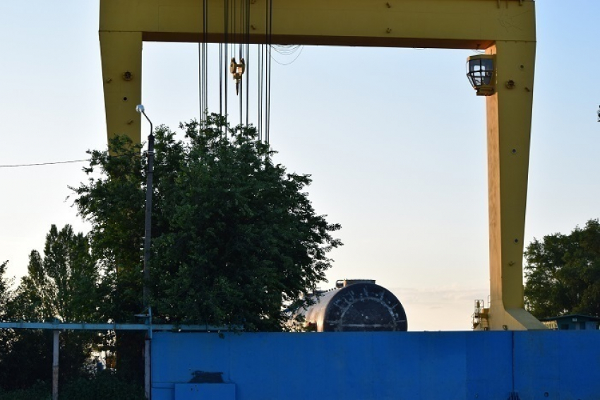 Через Волгодонск  везут огромную «бочку» для нефтеперерабатывающего завода в Татарстане стоимостью в сотни миллионов рублей 
