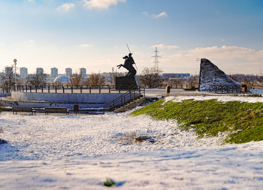 Сильные порывы ветра сделают неприятным нахождение на улице 7 декабря