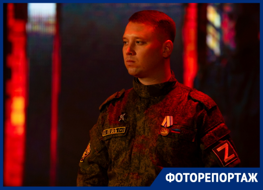 «Полный зал, радостные глаза и огромное количество тепла»: поющих военных из Луганска тепло встретили в Волгодонске