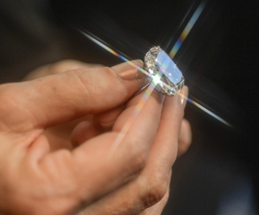 В Волгодонске встреча на базе отдыха завершилась кражей кольца с бриллиантами за несколько десятков тысяч рублей