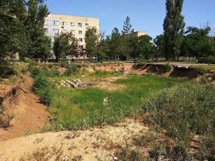 «В котловане возле 18-й школы могут покалечиться дети!» − читательница «Блокнота»