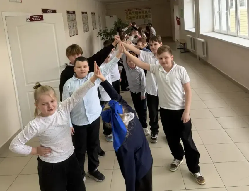 Назад в 90-е: школа Волгодонска на один день стала машиной времени